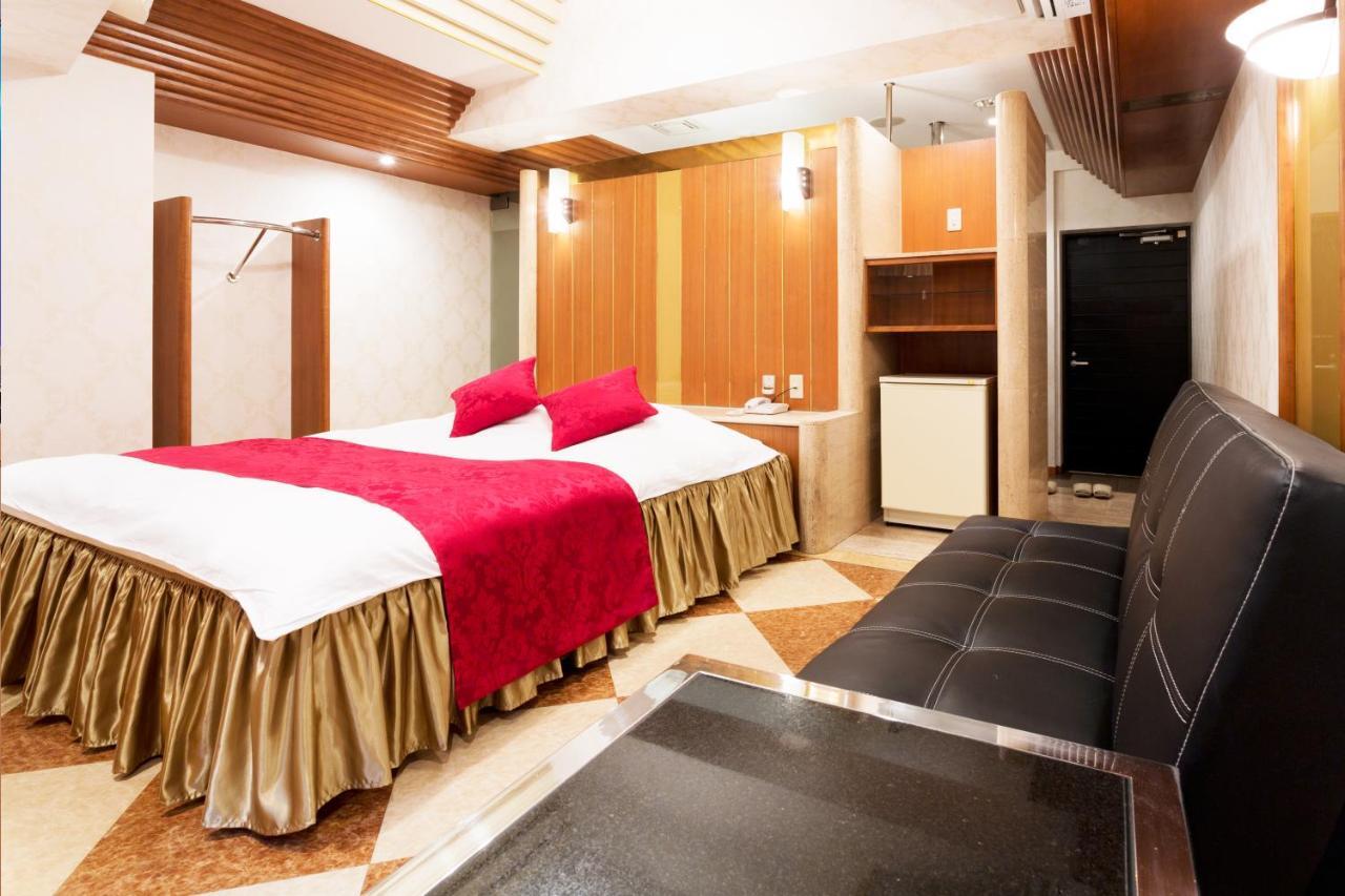 Hotel Route One Ōsaka Extérieur photo